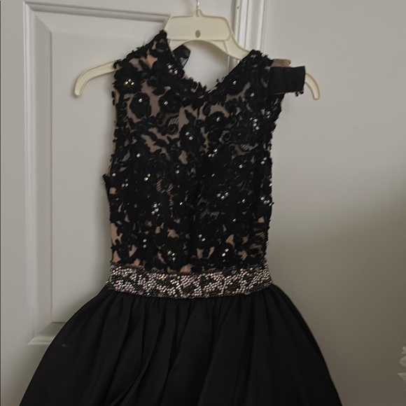 Sherri Hill Black Lace Prom Dress - Picture 1 of 4
